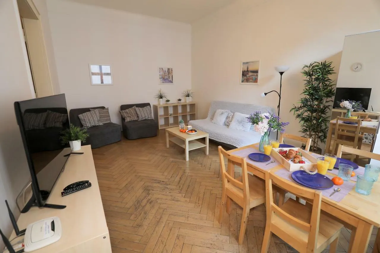 Apartments Next To Old Town Square By Rentego Praga República Checa